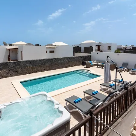 Poppy Villa *