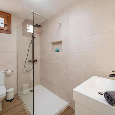 Poppy Вилла Коста Бланка